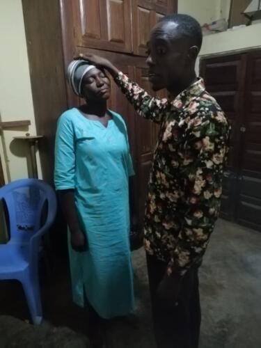 Student Emmanuel praying for the sick and seeing them healed as an assignment (1)